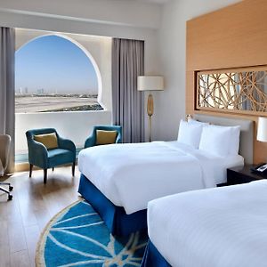 Executive Double Room 2 Queen Beds – Lounge Access Complimentary Drinks Light Buffet 6-8pm Daily Buffet